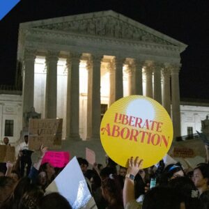 Crowd gathers outside Supreme Court after draft opinion overturning Roe v. Wade leaks