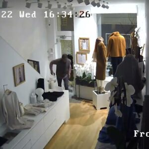 Georgetown clothing store burglarized